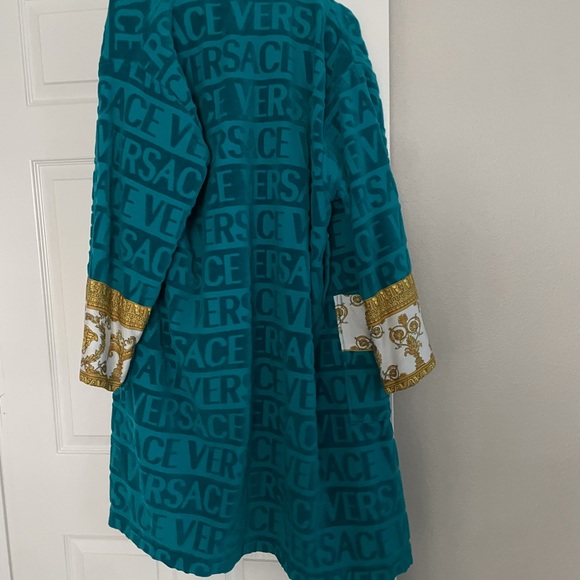 Versace robe - Picture 3 of 5